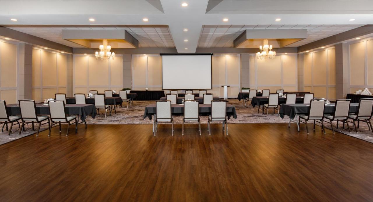 Pomeroy Hotel & Conference Centre Grande Prairie Extérieur photo