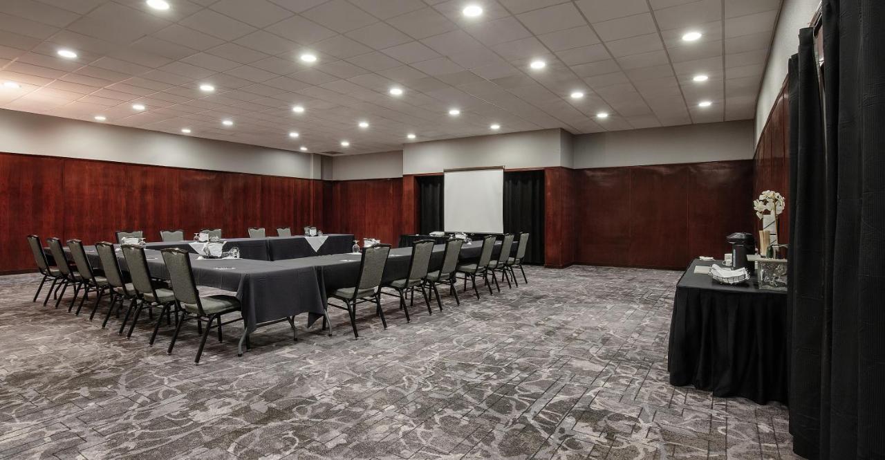 Pomeroy Hotel & Conference Centre Grande Prairie Extérieur photo