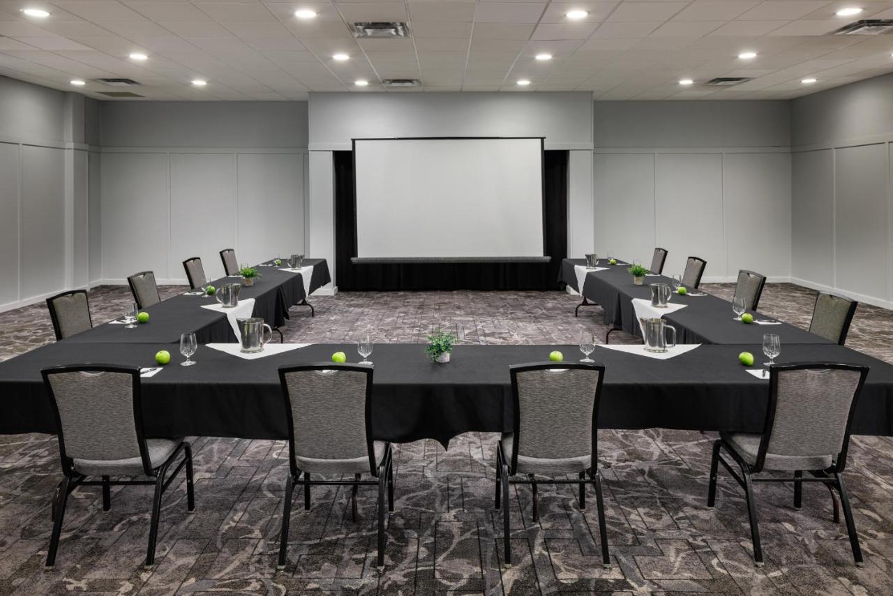 Pomeroy Hotel & Conference Centre Grande Prairie Extérieur photo